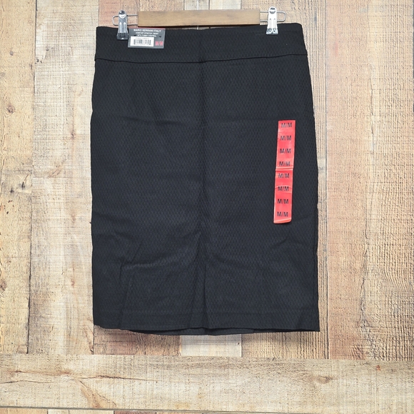 Mario Serrani Dresses & Skirts - Mario Serrani Black Pencil Skirt